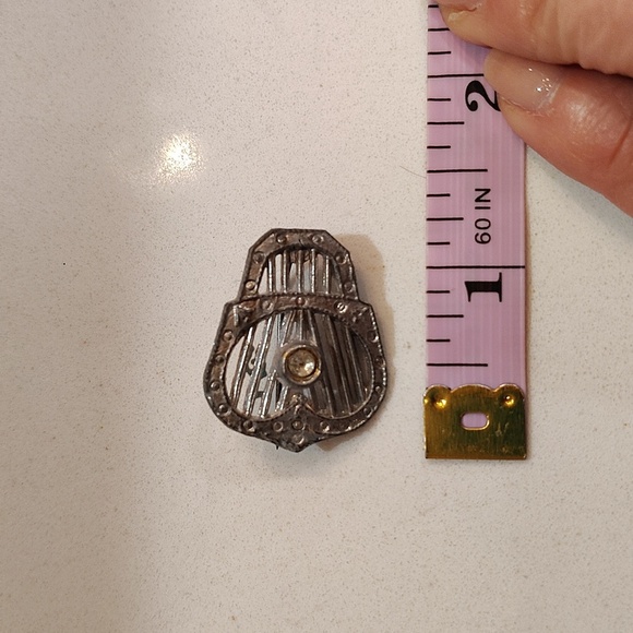 Statement vintage brooch with tiny stones silver tone 1.25" - Picture 5 of 5